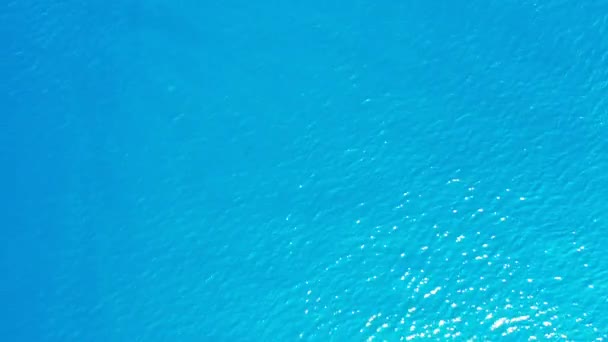 Turkuaz Mavi Sığ Suyun Üzerinde Uçan Dron Görüntüsü Bali Yaz — Stok video