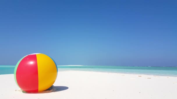 ของเล นบอลบนชายหาด ฉากธรรมชาต ของจาไมก แคร บเบ — วีดีโอสต็อก