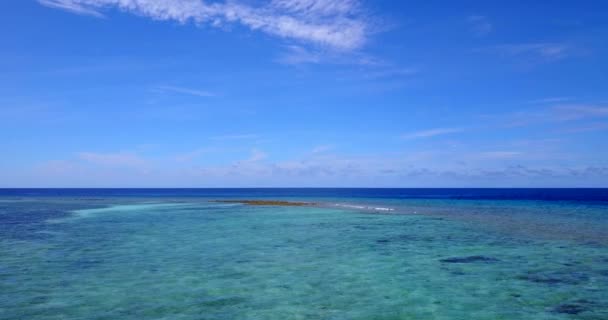 Vista Mar Con Agua Cristalina Turquesa Cielo Asombroso Viaje Exótico — Vídeo de stock