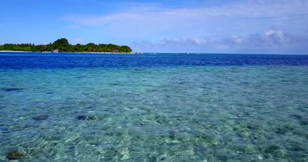 Lecące Nad Błękitnym Morzem Sielankowa Scena Koh Samui Tajlandia — Wideo stockowe