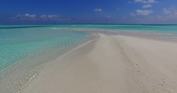 ターコイズブルーの海の砂の道 バリ島でのエキゾチックな休暇 インドネシア — ストック動画