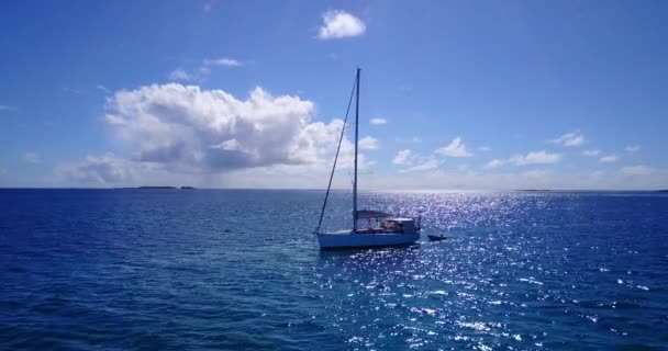 Barca Vela Mare Mezzogiorno Vacanze Estive Alle Maldive — Video Stock