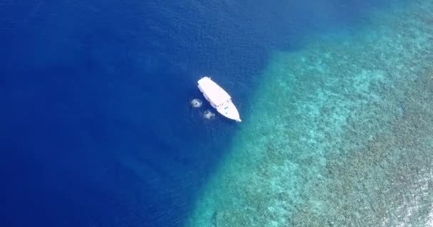 Jacht Bewegt Sich Blauen Meer Sommerentspannung Auf Den Malediven Südasien — Stockvideo