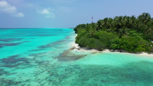 Parlak Turkuaz Deniz Suyuyla Adanın Deniz Manzarası Bahamalar Karayipler Tropikal — Stok video