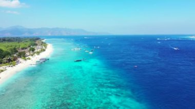 Parlak gündüz deniz manzarası. Avustralya, Okyanusya 'da yaz tatili.