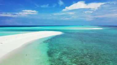 Yaz boyunca canlı turkuaz deniz manzarası. Endonezya, Bali 'ye Seyahat.