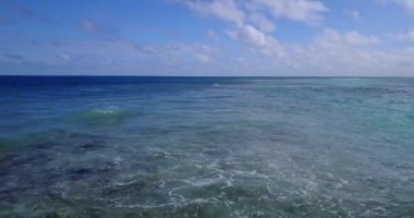 Sakin sakin deniz. Manzaralı deniz manzarası. Bahamalar, Karayipler 'in tropikal doğası. 