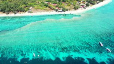 Canlı turkuaz deniz manzaralı. Dominik Cumhuriyeti, Karayipler 'de egzotik tatil.
