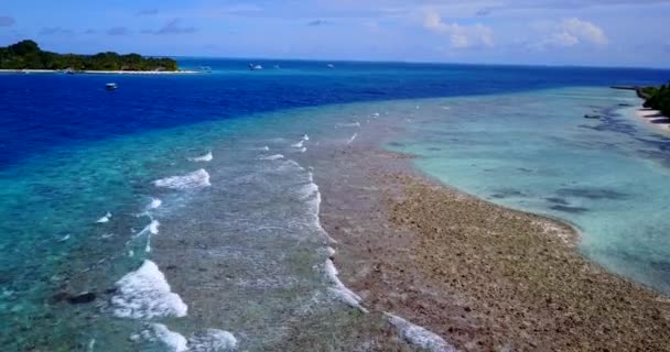 Mirando Isla Desde Punto Vista Los Drones Disfrutando Vacaciones Tropicales — Vídeo de stock