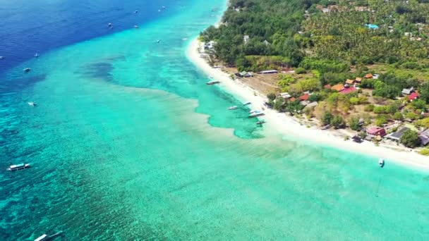 Patrząc Wyspę Błękitnym Morzu Widok Powietrza Egzotyczna Scena Przyrodnicza Bali — Wideo stockowe