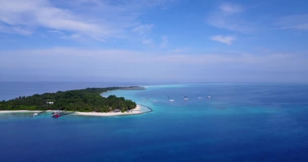 白天在海里划船 印度尼西亚巴厘夏季放松 — 图库视频影像