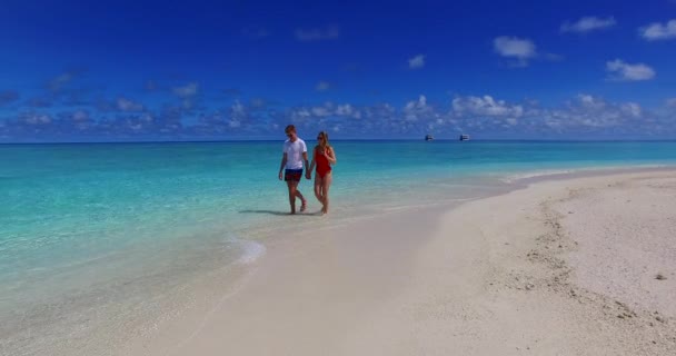 Young Man Woman Walking Sandy Beach Coast Beautiful Couple Resting — Stock Video
