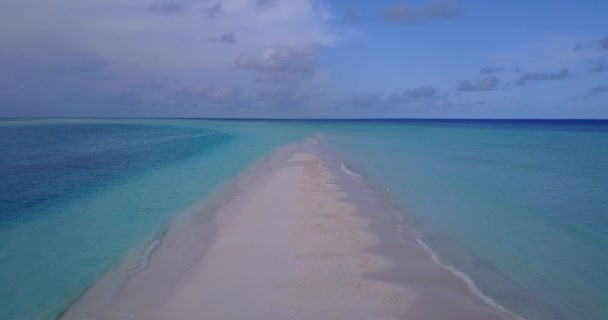 낮에는 해변이 고요하다 카리브해의 바베이도스로 — 비디오