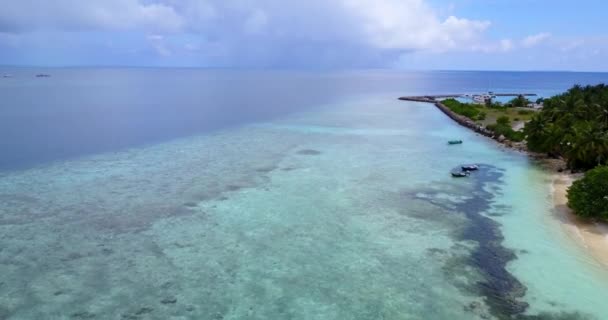 Guardando Onde Che Corrono Vacanza Esotica Alle Maldive Asia Meridionale — Video Stock