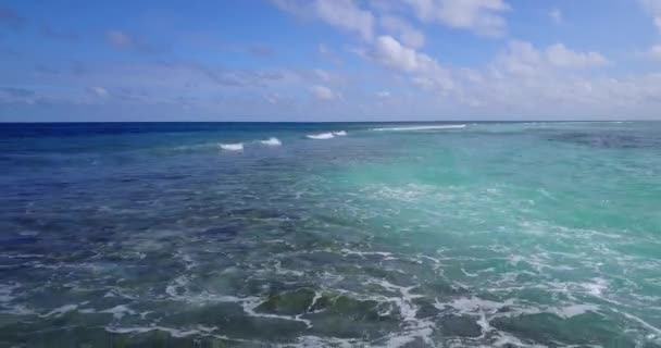 Zwakke Golven Bij Kust Zomer Reis Naar Dominicaanse Republiek Caribisch — Stockvideo