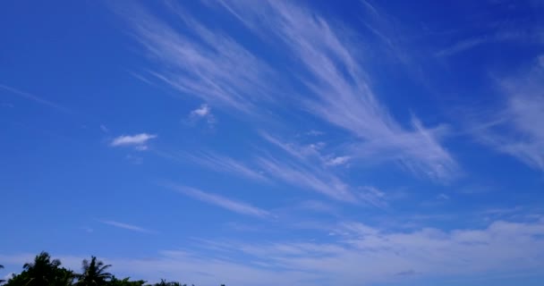 Kijkend Naar Blauwe Lucht Vanaf Het Eiland Natuur Scene Van — Stockvideo