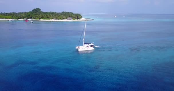 Iate Movimento Mar Azul Vista Panorâmica Paisagem Mar Maldivas Sul — Vídeo de Stock