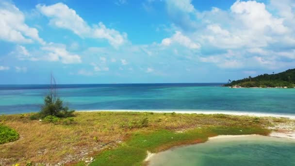 Volando Sobre Mar Azul Durante Día Viaje Exótico Koh Samui — Vídeo de stock