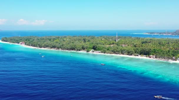 Små Båtar Rör Sig Blå Ater Naturlig Bakgrund Bali — Stockvideo