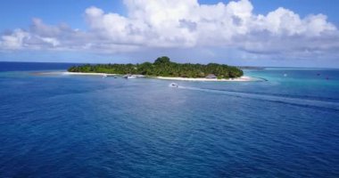 Tropikal adalı mavi deniz manzarası. Bali 'de yaz tatili.