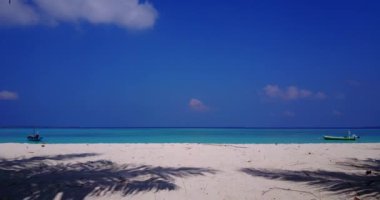 Sabah kumsalı manzarası. Bora Bora 'ya Yolculuk, Fransız Polinezyası.