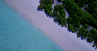 Sabahleyin açık deniz kıyısında. Bali 'de deniz manzarası. 