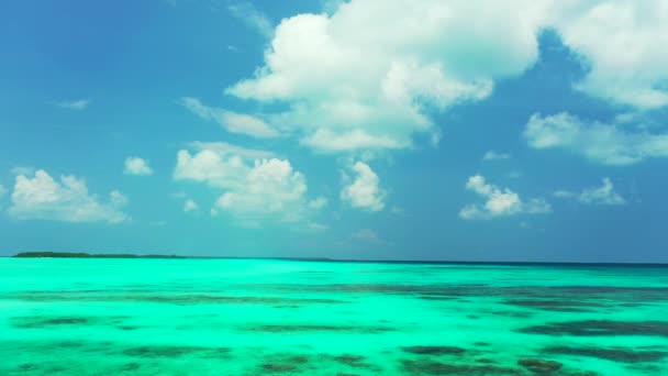 Яскравий Бірюзовий Морський Краєвид Вдень Екзотична Природа Домініканської Республіки Карибське — стокове відео
