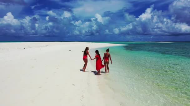 Прекрасні Дівчата Райському Зеленому Острові Екзотичні Літні Канікули Мальдівах — стокове відео