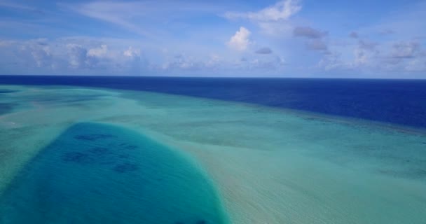 Grunt Havsvatten Med Sandstig Fritid Thailand — Stockvideo