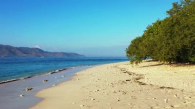 Sabah adanın kıyı şeridi. Endonezya 'nın Bali Doğası.