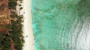 Güzel okyanuslu cennet manzarası 