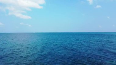 Deniz manzaralı sakin bir deniz. Bali, Endonezya 'da egzotik tatil.