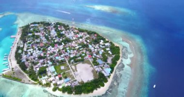 Adadaki tatil köyünün manzarasını gözlemliyorum. Endonezya, Bali 'ye Seyahat.