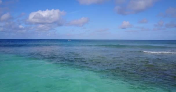 真昼の青い海 バリ島でのエキゾチックな休暇 インドネシア — ストック動画