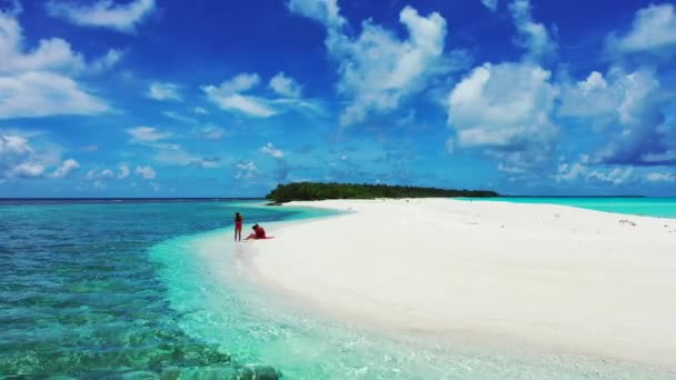 Krásné Dívky Zeleném Ostrově Ráje Exotická Letní Dovolená Maledivách — Stock video