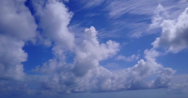 Skyscape Met Witte Wolken Warm Zomerweer — Stockvideo