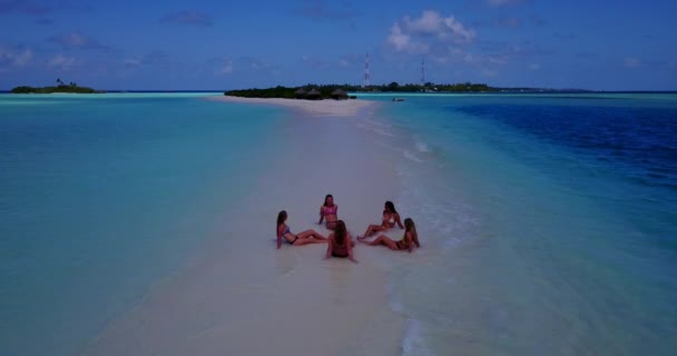 Boldog Utazó Nők Bikini Élvezi Trópusi Strand Nyaralás Bora Bora — Stock videók