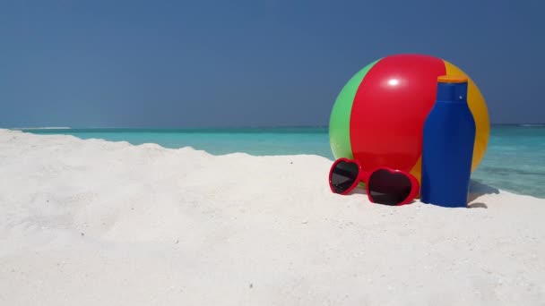 Juguete Inflable Con Botella Gafas Sol Playa Paisajes Marinos Verano — Vídeos de Stock