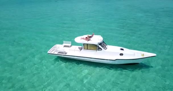 Man Woman Sunbathing Yacht Enjoying Honeymoon Time Maldives — Stock Video