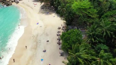 Adadaki yazlık. Bali 'nin tropikal doğası.