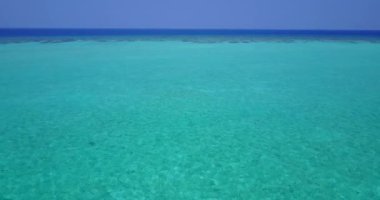 Turkuaz suyla deniz burnu. Tayland, Asya 'nın tropikal doğası. 