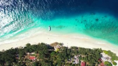 Deniz manzarasının tadını çıkarıyorum. Koh Samui huzurlu sahne, Tayland.
