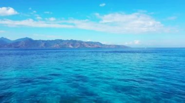 Dağlı deniz manzarası. Hawaii Manzarası, ABD.