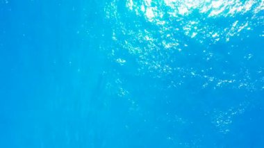 Canlı turkuaz su yüzeyi. Endonezya, Bali 'nin egzotik doğa manzarası.