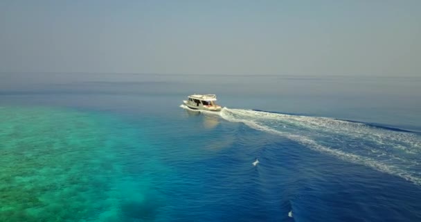 Einzelnes Schiff Blauen Meer Sommerurlaub Nach Bali Indonesien — Stockvideo