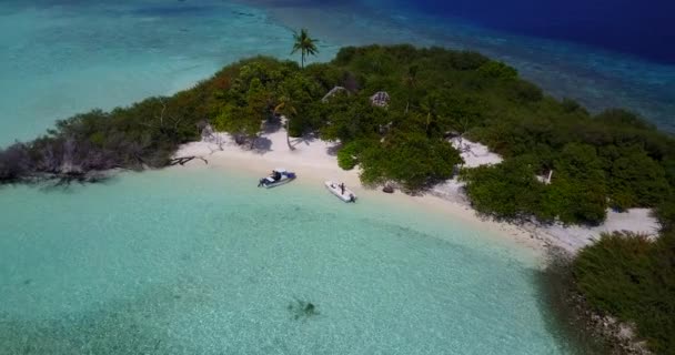 Blick Von Oben Auf Boote Auf Der Kleinen Insel Sommerparadies — Stockvideo