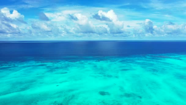 Blick Auf Unberührten Strand Mit Klarem Türkisfarbenem Meer Naturszene Von — Stockvideo