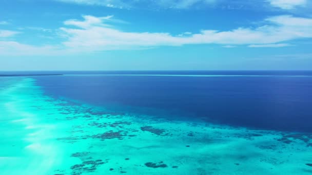 Arial Vie Incredibile Acqua Mare Limpida Senza Fine Paesaggio Estivo — Video Stock