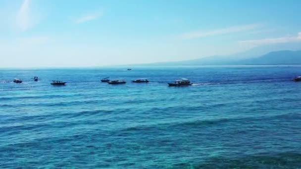 Barcos Flotando Mar Azul Escena Vacaciones Verano Filipinas Asia — Vídeo de stock