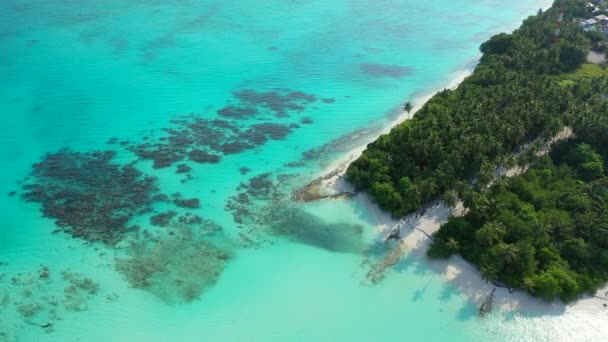 Вид Сверху Голубую Бирюзу Низкую Воду Азиатский Остров Удивительные Пейзажи — стоковое видео